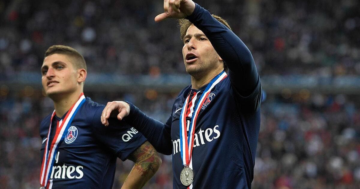 Maxwell officialise ou presque son départ du PSG