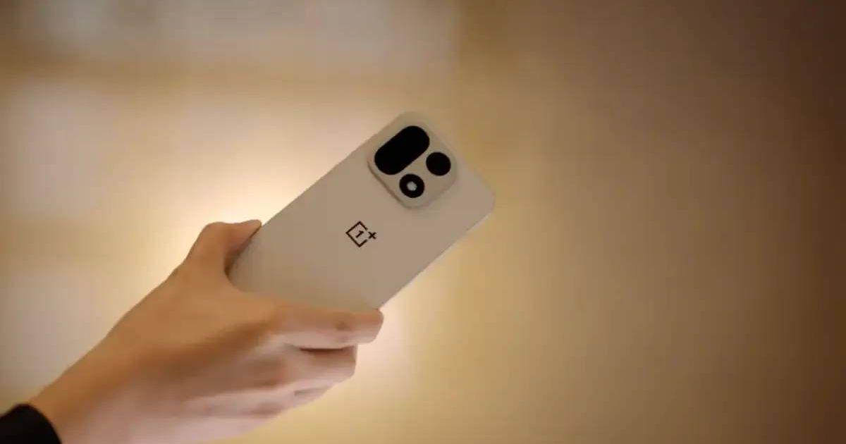 ほぼ新品oneplus15 12+256 8 Elite Gen 5 OnePlus 15 (12GB+256GB Violet ) Snapdragon® 8 Elite Gen 5 NFC (No