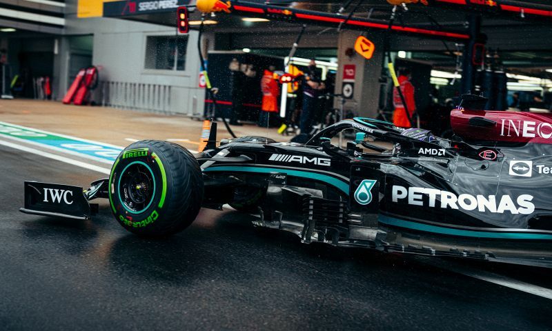Roaring engine seen in first video of new Mercedes car