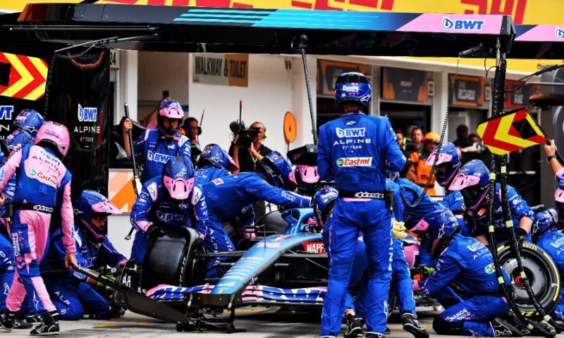 Alonso makes remarkable move: 'I don't know why he is moving'
