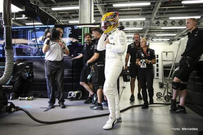 GRANDPRIX247 | Hamilton: Should I continue racing?