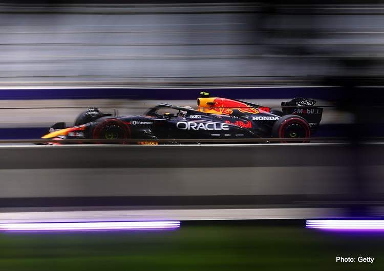 Timer One Formula GRANDPRIX247 | Formula 1: Time sculpted at 300 km/h