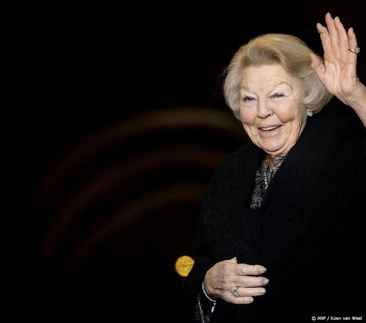 Prinses Beatrix vaart mee met KNRM voor viering 200-jarig bestaan