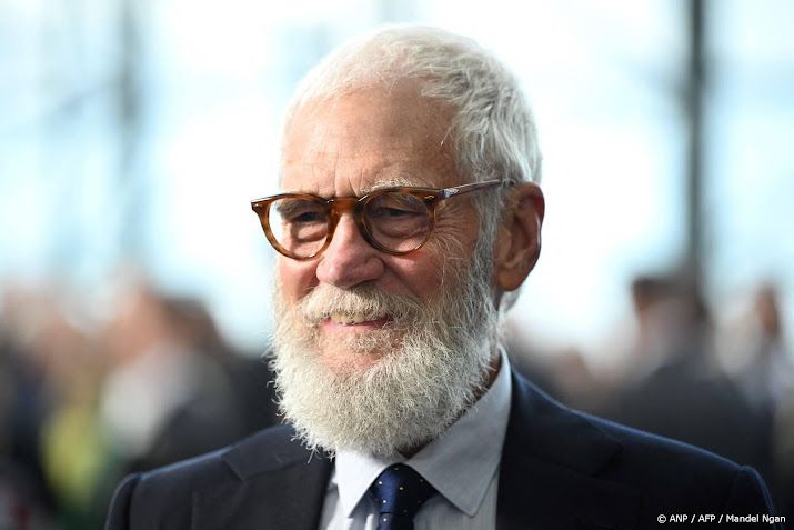David Letterman sneert 20 minuten naar CBS vanwege Colbert-rel