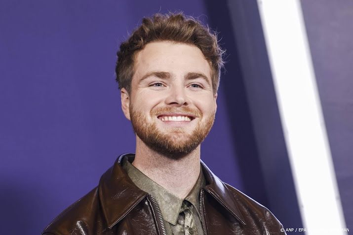Alex Warren grijpt eerste plaats in Album Top 100