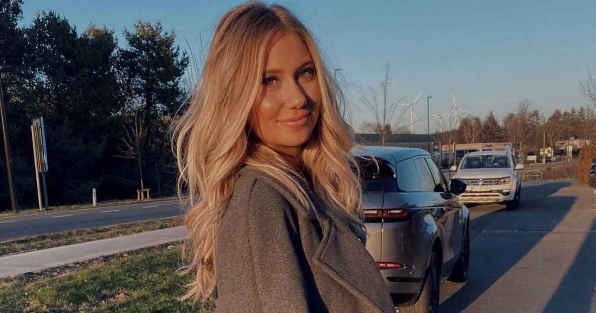 Ex-Miss België Celine Van Ouytsel showt borsten in bikini: 