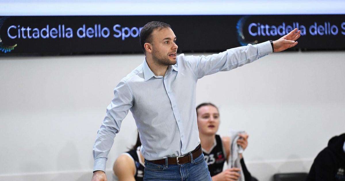 A1 F - Panthers Roseto: confermato coach Simone Righi e il suo staff ...
