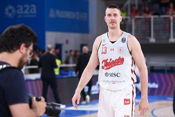 Candussi Razvan MERCATO LBA - Francesco Candussi non si muove: resta alla Pallacanestro ...