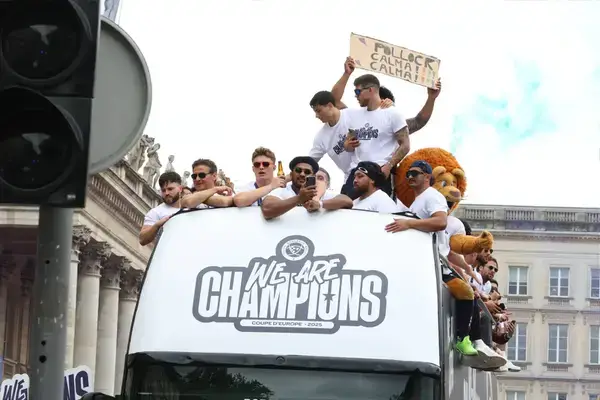 Bordeaux Take Fresh Swipe at Henry Pollock During Victory Parade