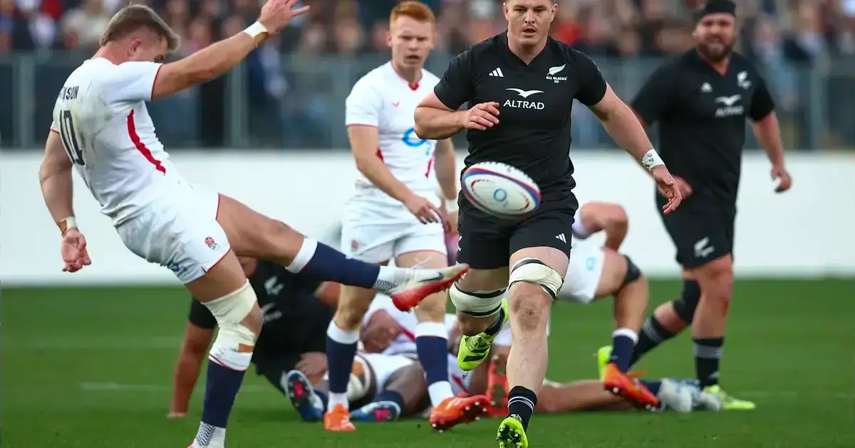 EXCLUSIVE: England fly-half signs new deal at PREM Rugby club