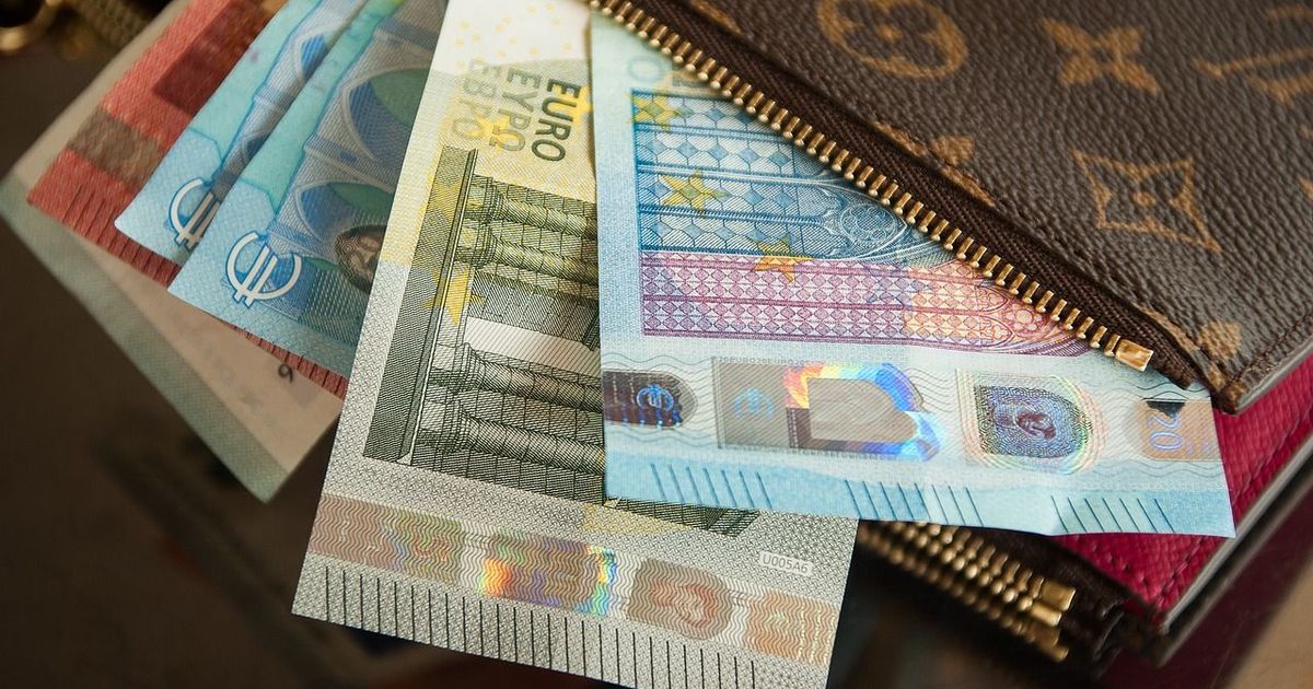 Extra kosten als je met contant geld wil betalen? Zo zit het