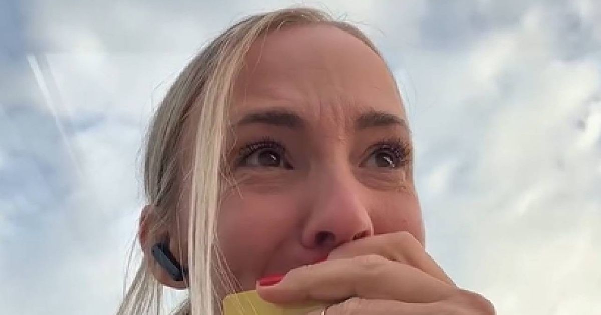 Romy heeft voor het eerst 8 uur gewerkt en stort volledig in