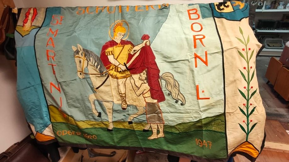 Vaandel Verdwenen vaandel schutterij Sint Martinus Born is terecht