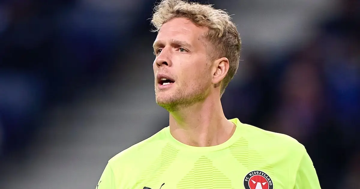 Jonas Roessel Viborg-fan idømt fængsel for kanonslag mod Jonas Lössl