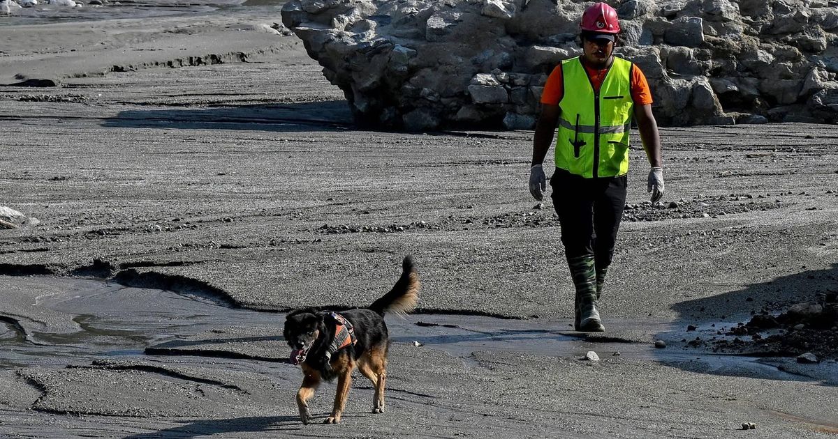Nepal staakt zoektocht naar vermisten overstromingen