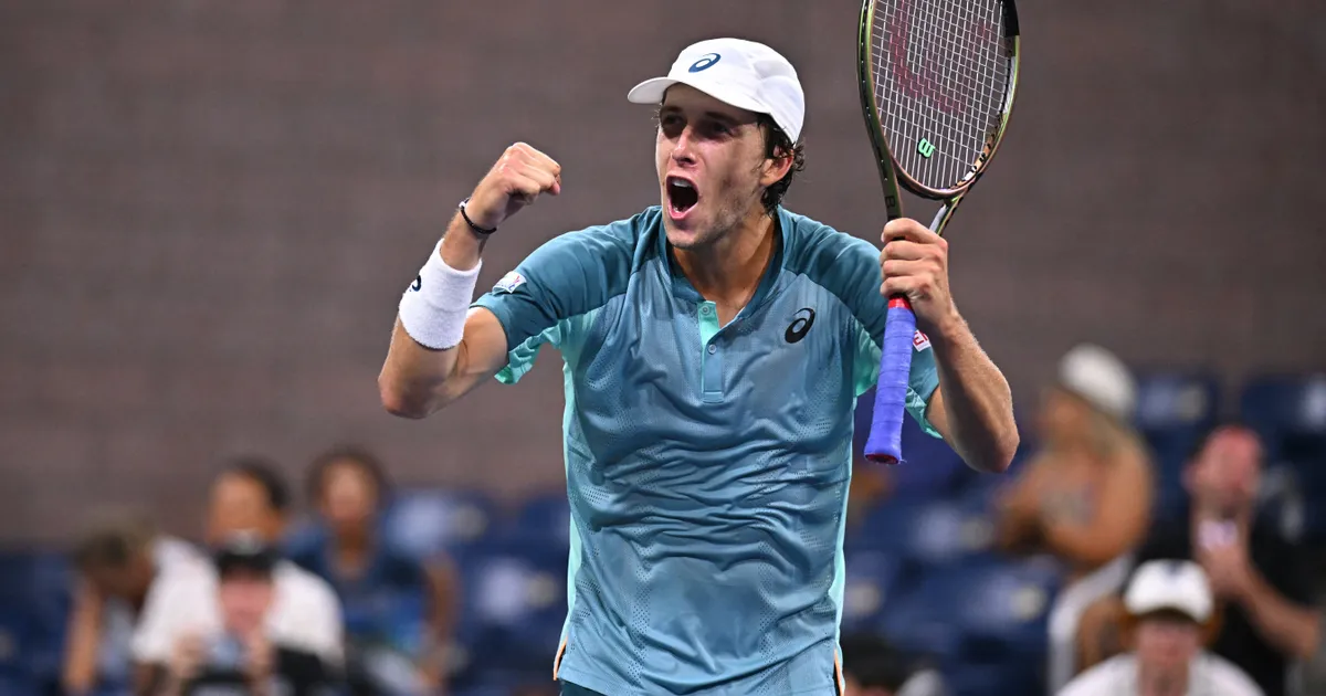 Brandon Holt shares excitement at mother Tracy Austin playing on court
