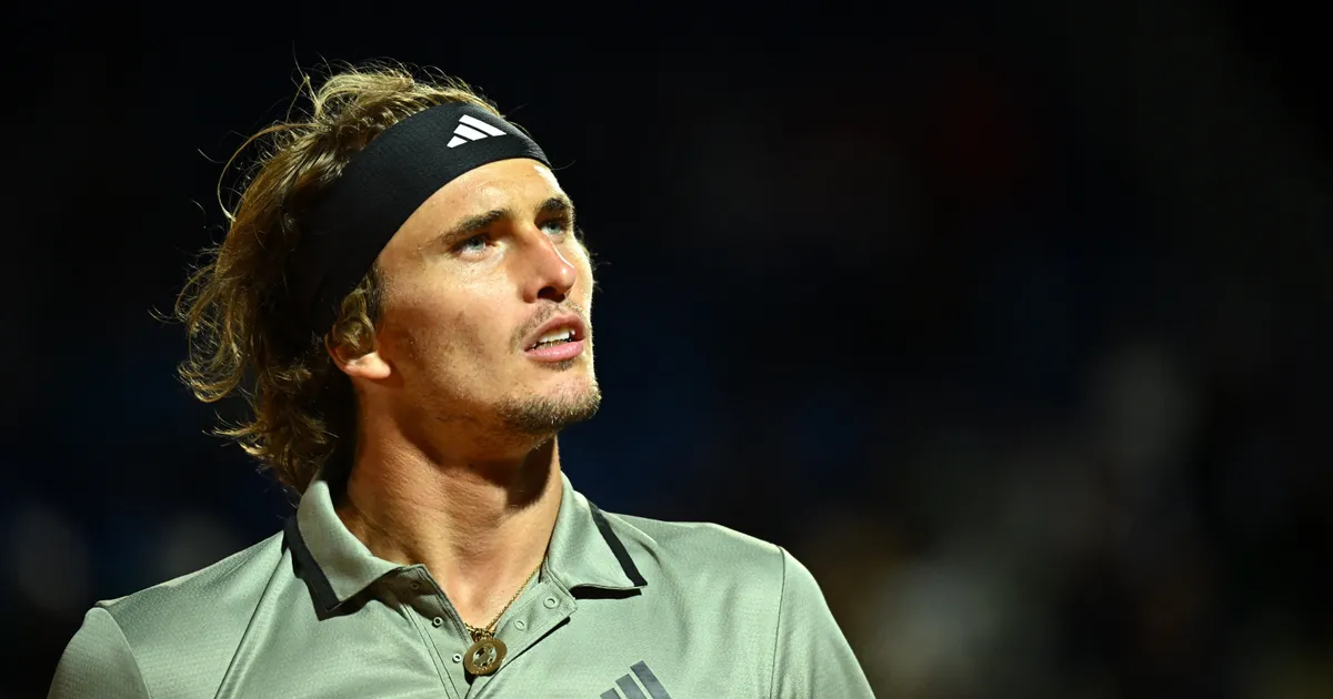Zverev says court quot smells like Snoop Dogg #39 s living room quot as more