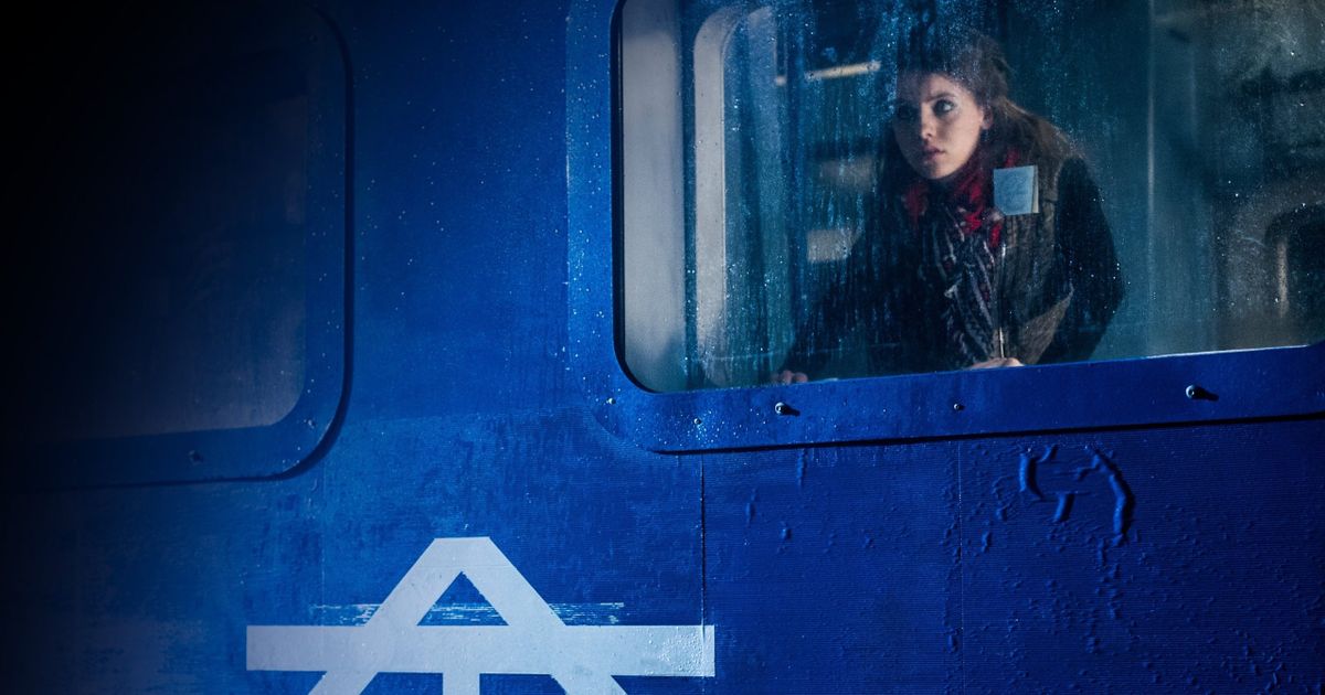 Howl 2014 Treinreizigers beleven een angstaanjagende rit in de Britse Horrorfilm ...