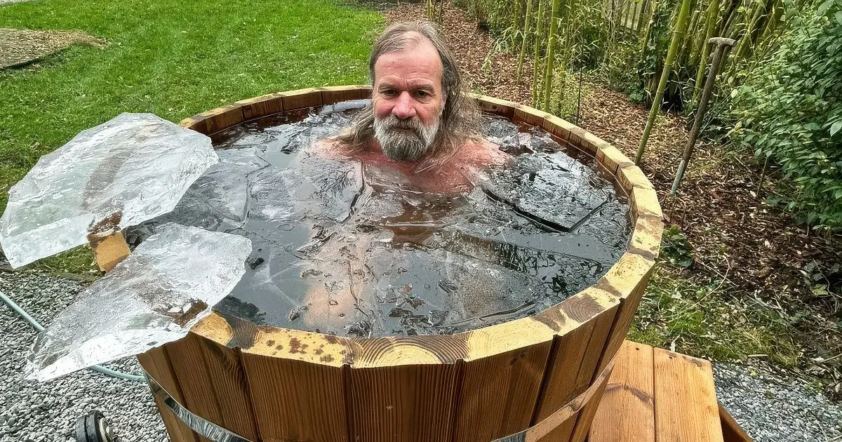 Wim Hof zakt zelf door het ijs