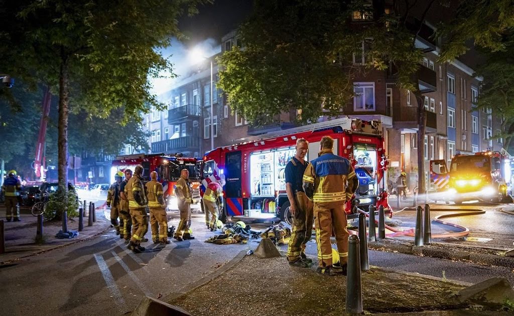 Grote brand in Rotterdams gebouw onder controle