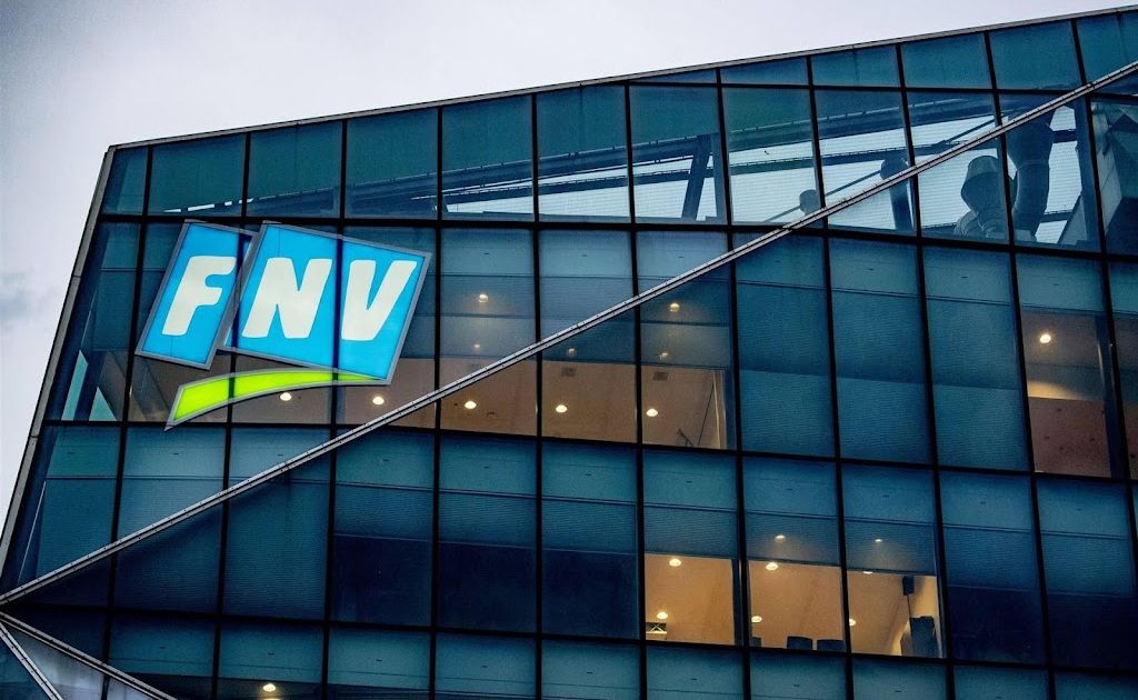 FNV: gebruik 'WIA-miljarden' om uitkeringsproblemen op te lossen