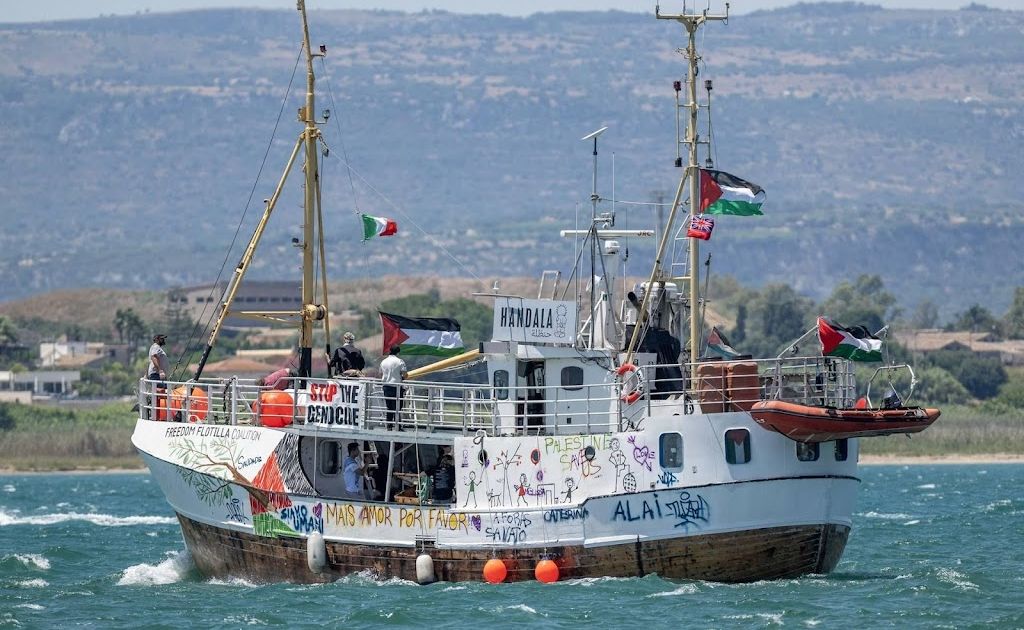 Pro-Palestijnse activistenboot Handala komt aan in Israël