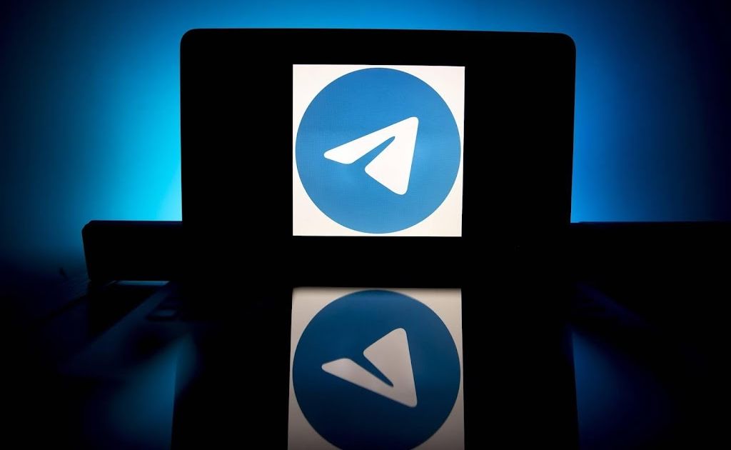 Russische minister waarschuwt voor spionage via Telegram