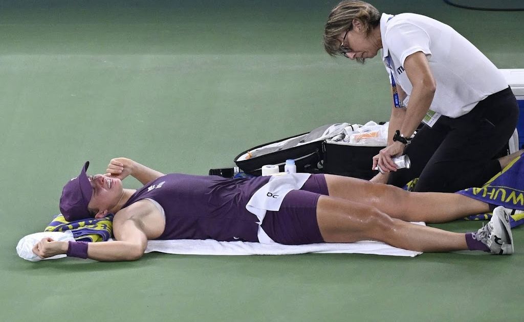 Tennisster Świątek loopt door blessure WTA Finals mis