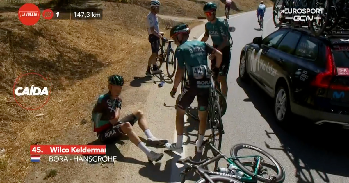 🎥 Kelderman gaat al na enkele kilometers tegen de grond in ...