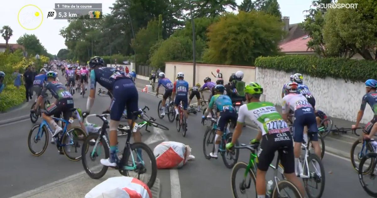 vingegaard-involved-in-a-crash-during-stage-5-of-the-tour-de-france