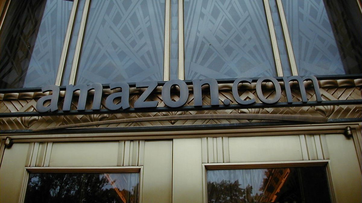 Amazon nu officieel in Nederland, gaat strijd aan met Bol.com