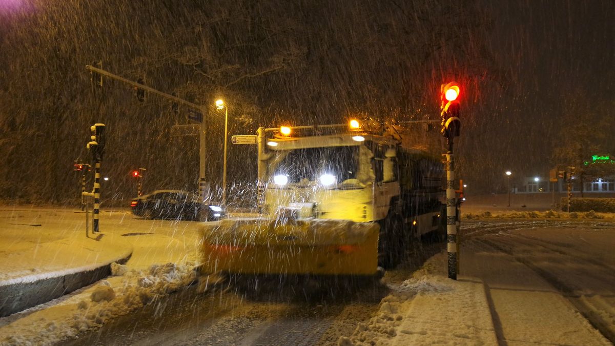 KNMI geeft weerwaarschuwing voor het hele land af voor verwachte sneeuwval