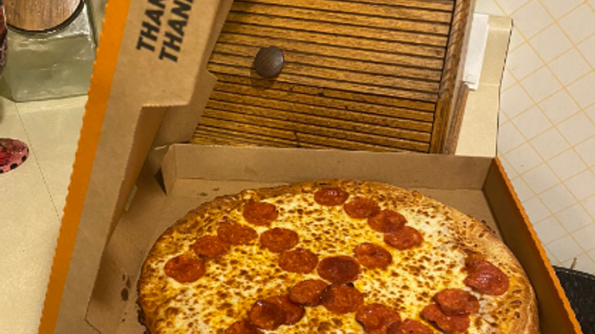 Pizzabakkers ontslagen nadat ze pizza's met hakenkruizen bezorgden