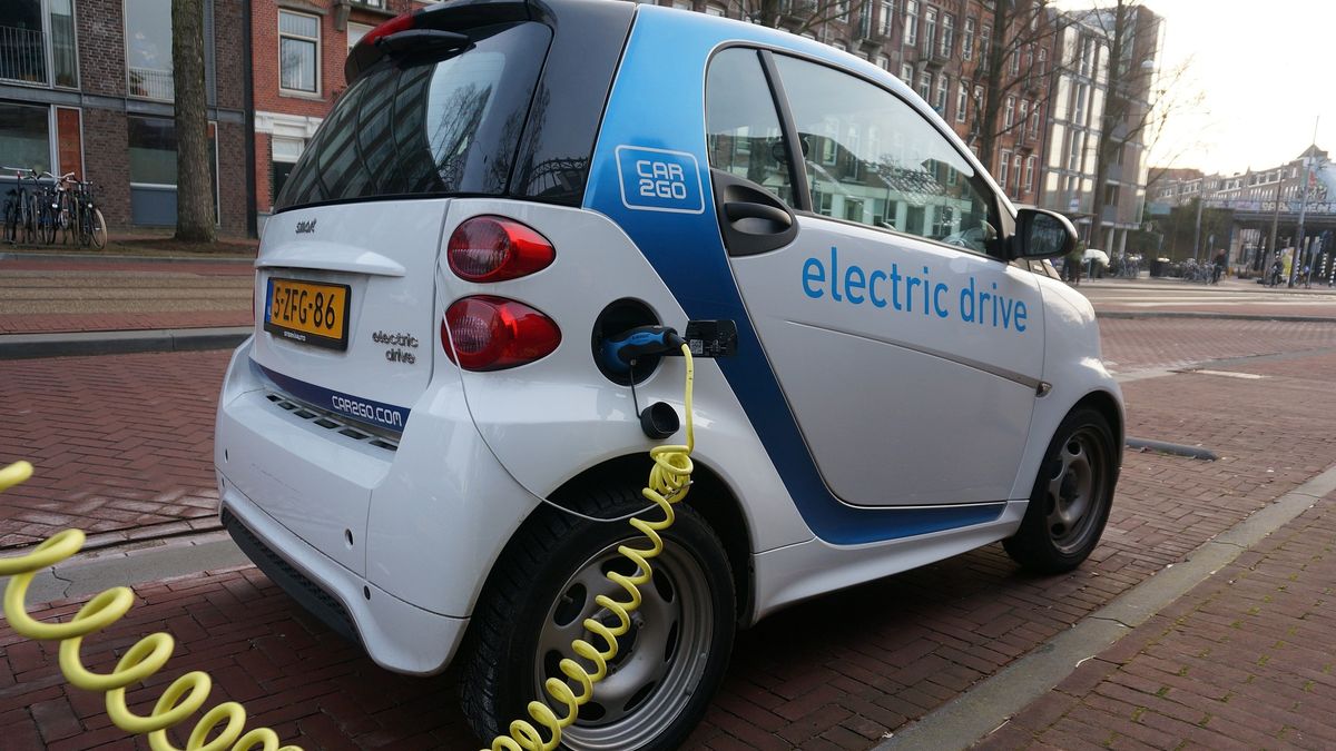 Een nieuwe studie toont aan dat elektrische auto's vervuilender zijn dan gewone auto's