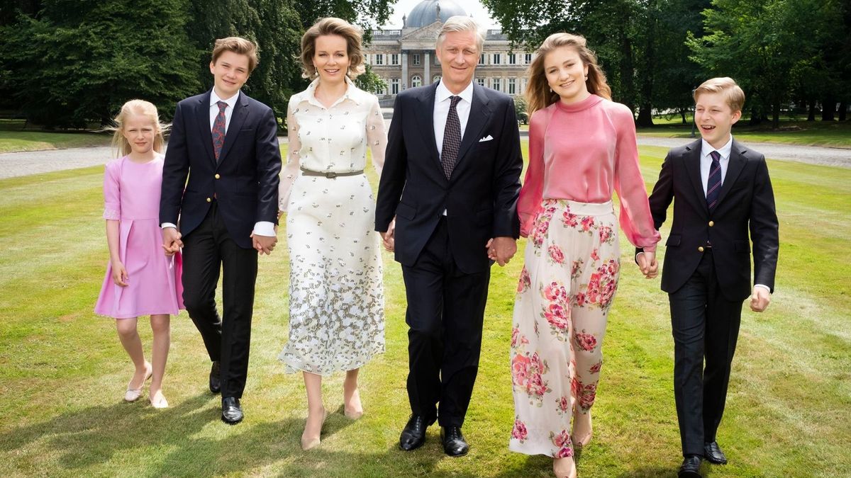 Zien! Belgische koninklijke familie deelt prachtige kerstfoto