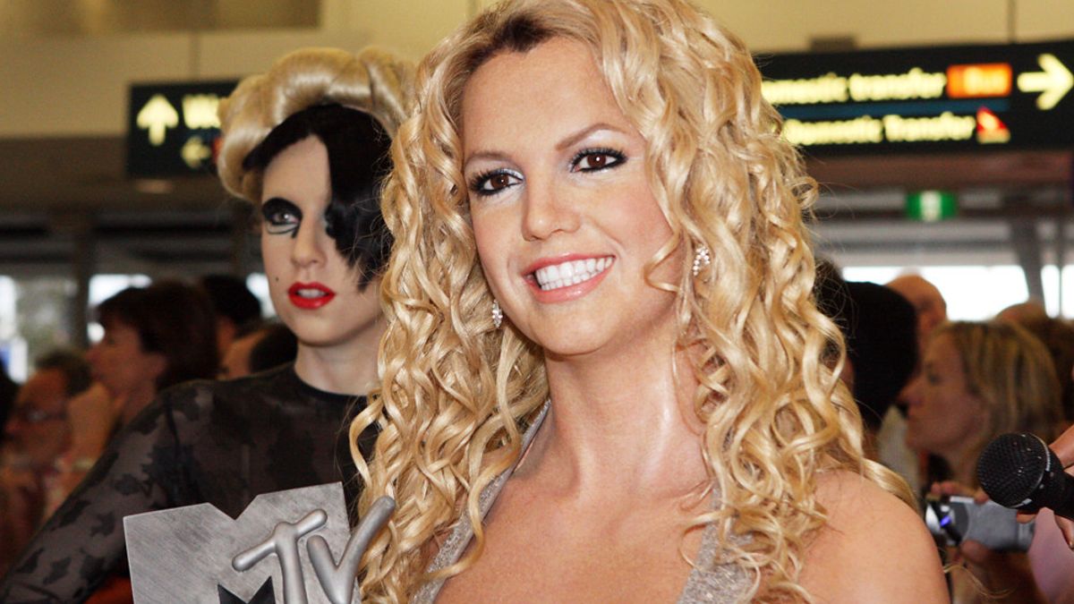 Britney Spears plaatst naaktfoto's en het zorgt voor geschokte reacties: "Je hebt twee tienerzonen!"