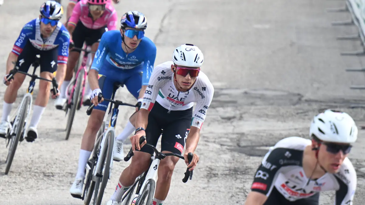 En DIRECTO Tirreno Adriático 2026 Etapa 6 | Movistar Team sueña en el 'Día D' para Isaac del Toro