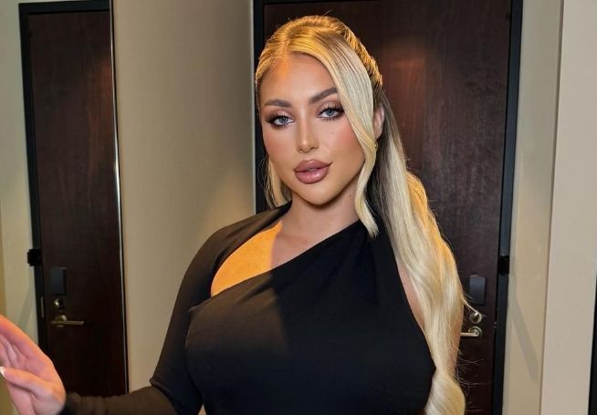 Ciao Crockett! L’ex soldato Kylie, che ora è una “star naturale”, pubblica alcune foto indossando abiti molto succinti