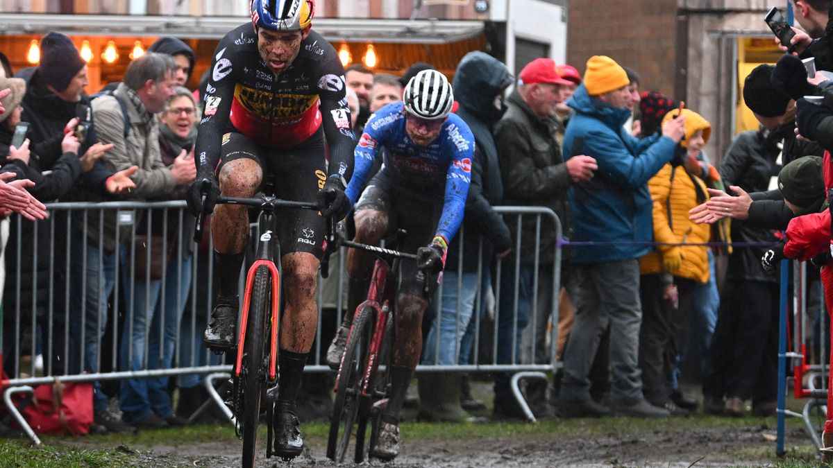 TBT: Mathieu van der Poel and Wout Van Aert's 2012 Worlds Battle in  Koksijde - Cyclocross Magazine - Cyclocross and Gravel News, Races, Bikes,  Media