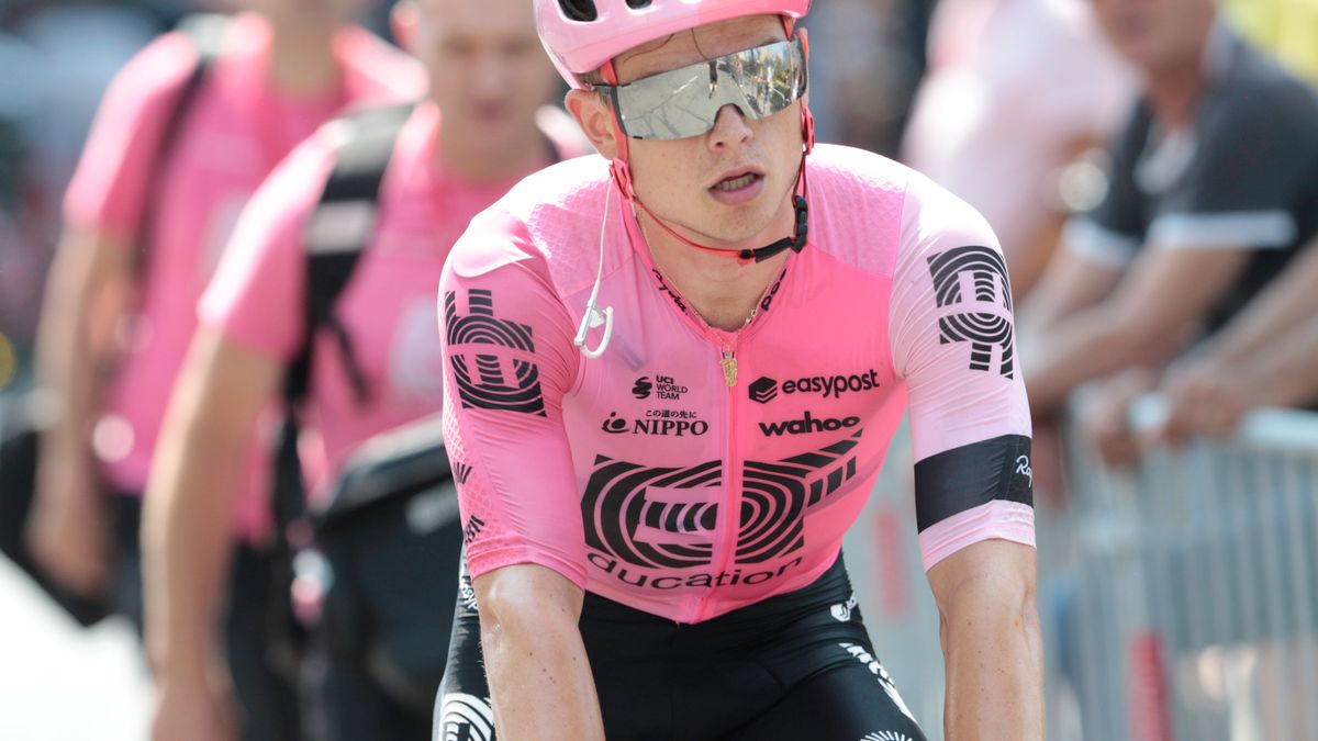 Richard Carapaz leads EF Education-EasyPost for the Giro di Lombardia