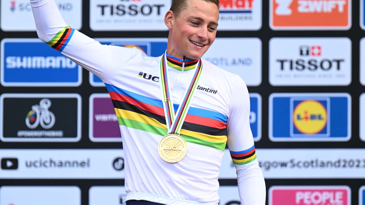 Mathieu van der Poel takes first win in rainbow jersey at Super 8 Classic