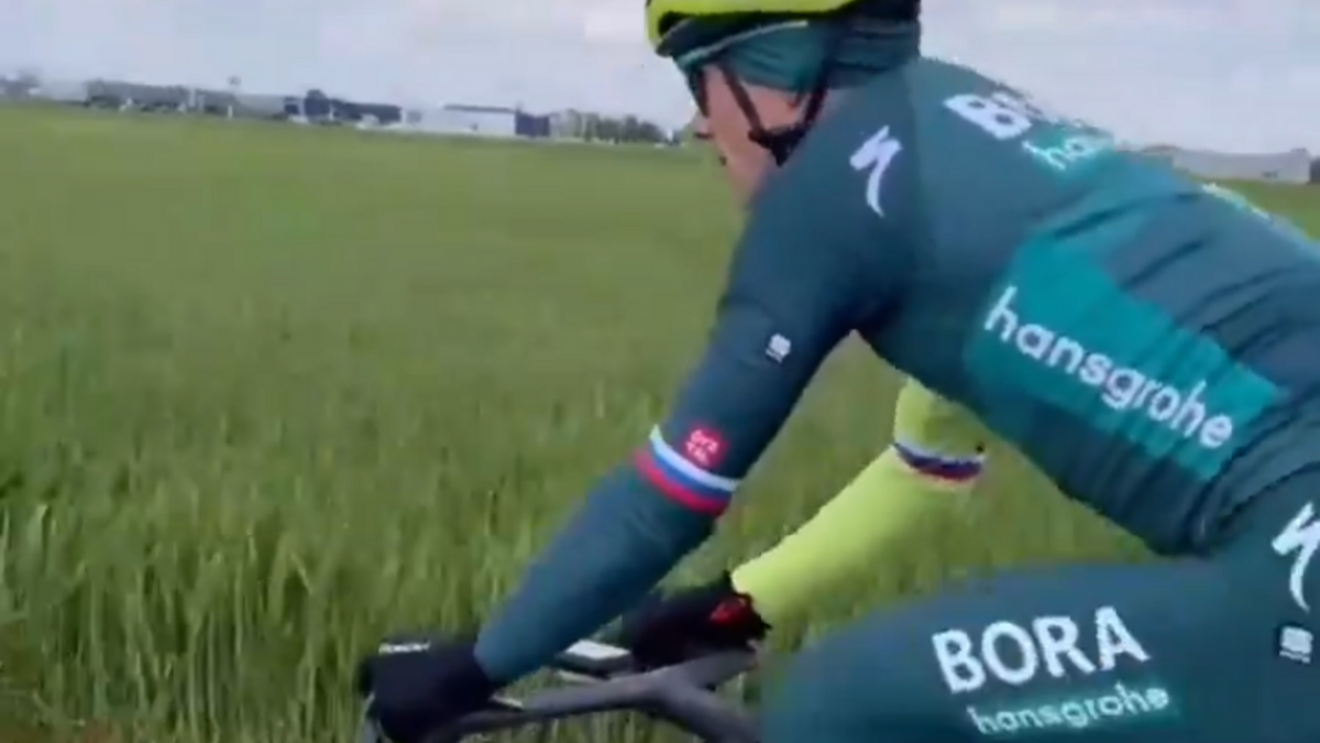 VIDEO Primoz Roglic spotted reconning Tour de France gravel stage