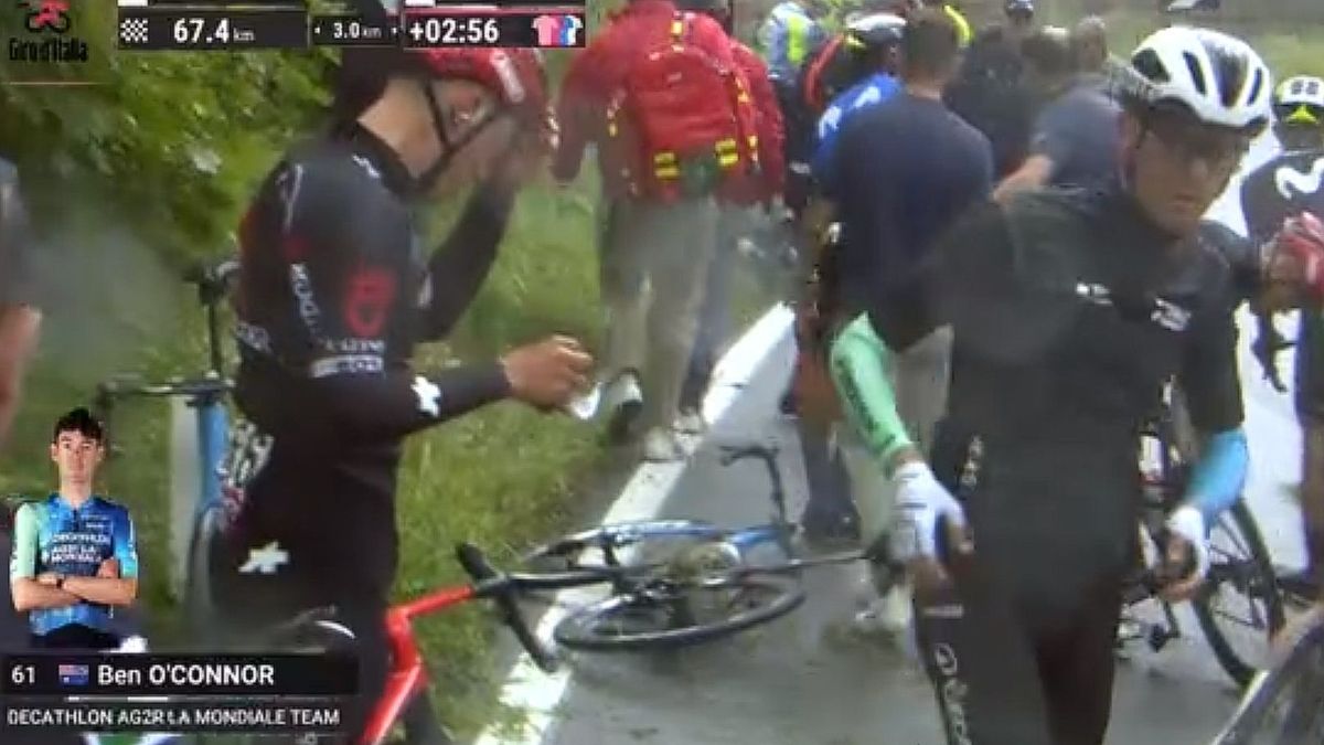 Big crash at Giro d'Italia sees Biniam Girmay and Ben O'Connor hit the