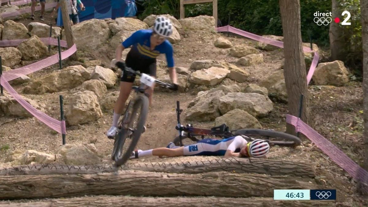 VIDEO Horrific crash for Loana in women's Olympic mountain