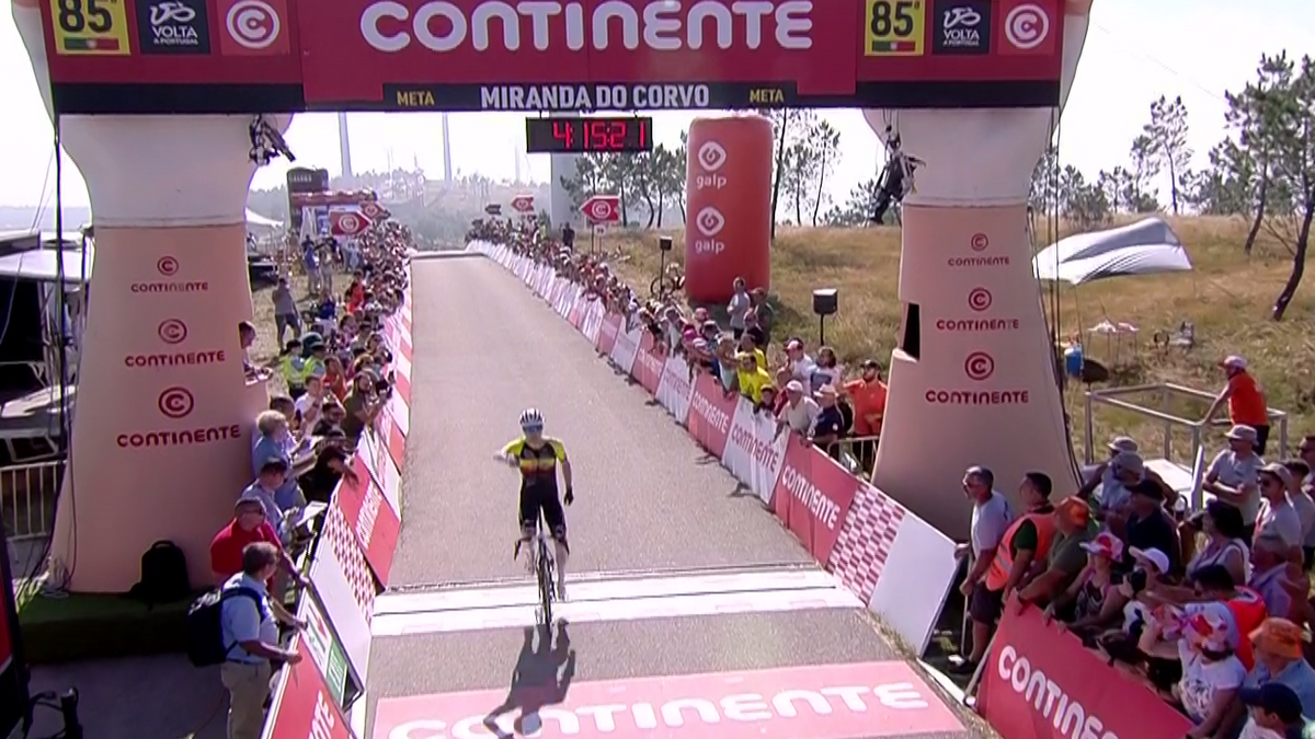 Colin Stüssi wins brutal summit finish at Volta a Portugal and opens up