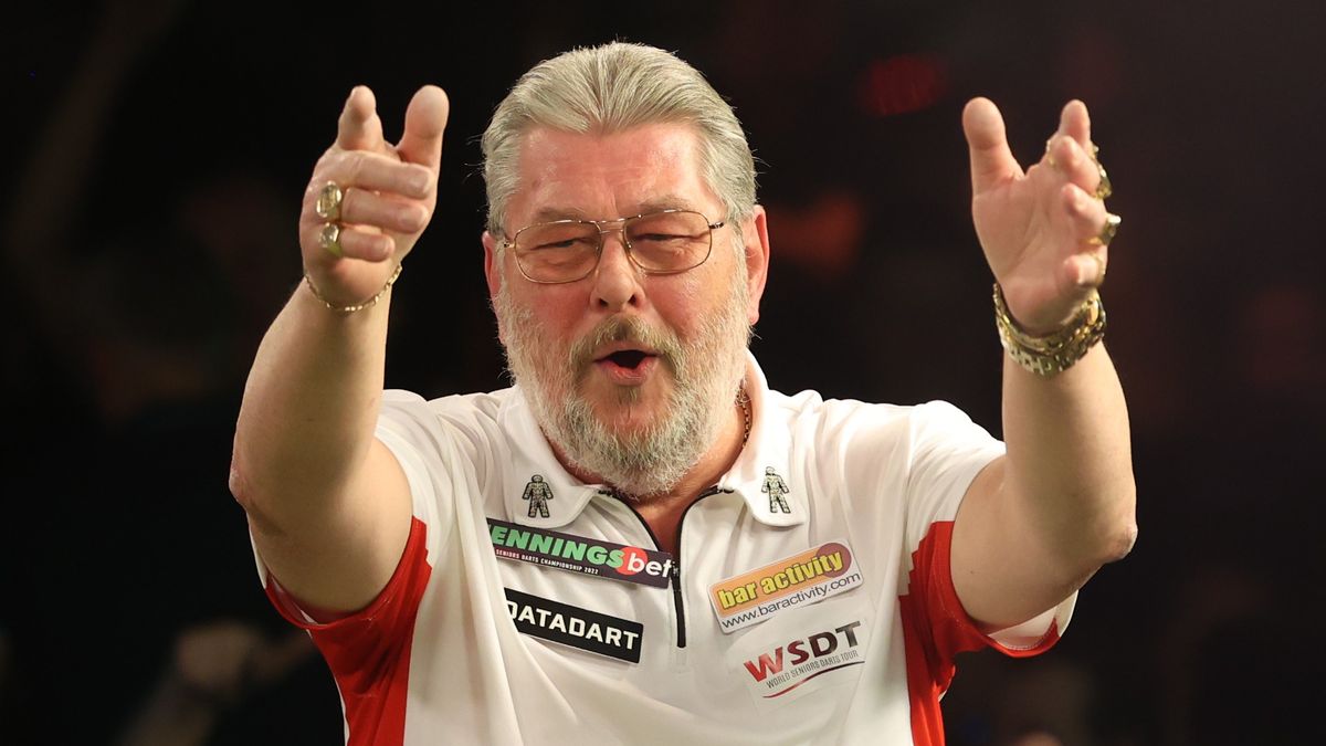 Adams on current state of WDF after World Seniors opener: "They're stuck in a rut, they have to | Dartsnews.com