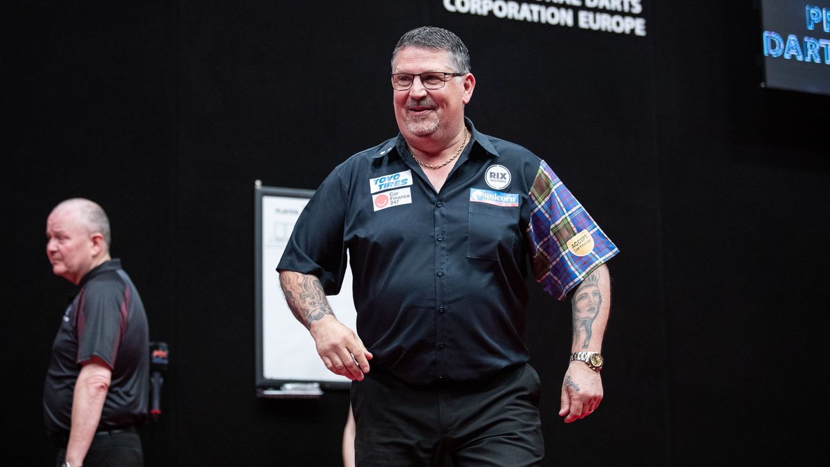 Gary Anderson ends three-year wait for PDC ranking title with