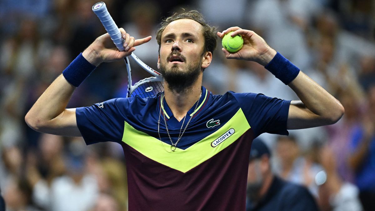 Daniil Medvedev responds to fans booing him after Vienna Open victory over  Dominic Thiem, Tennis, Sport