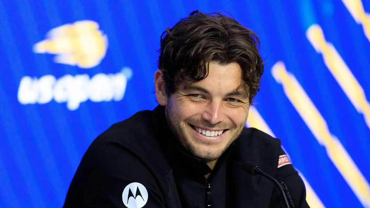 Image for From flight naps to fan gifts: Fritz fights sleep, Sinner & Alcaraz have fun in Korea and Sabalenka smiles in Brisbane