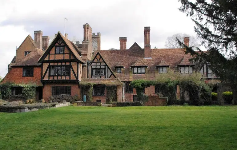De verlaten Pink Floyd Mansion van David Gilmour